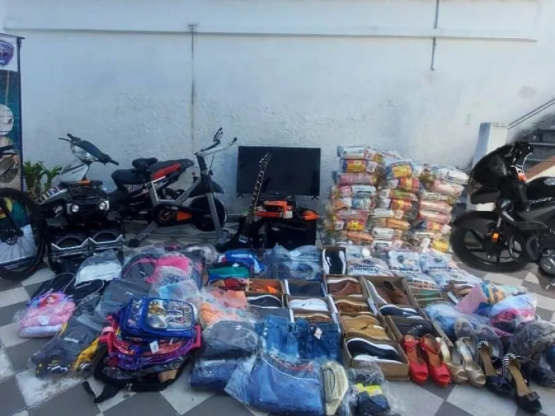 La policía de Salta allanó ocho viviendas y detienen a dos hombres por estafas a una empresa