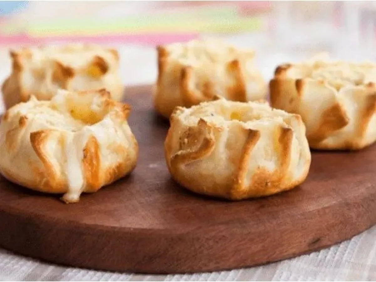 Receta de canastitas de cebolla y queso con tapas de empanadas: prácticas y deliciosas