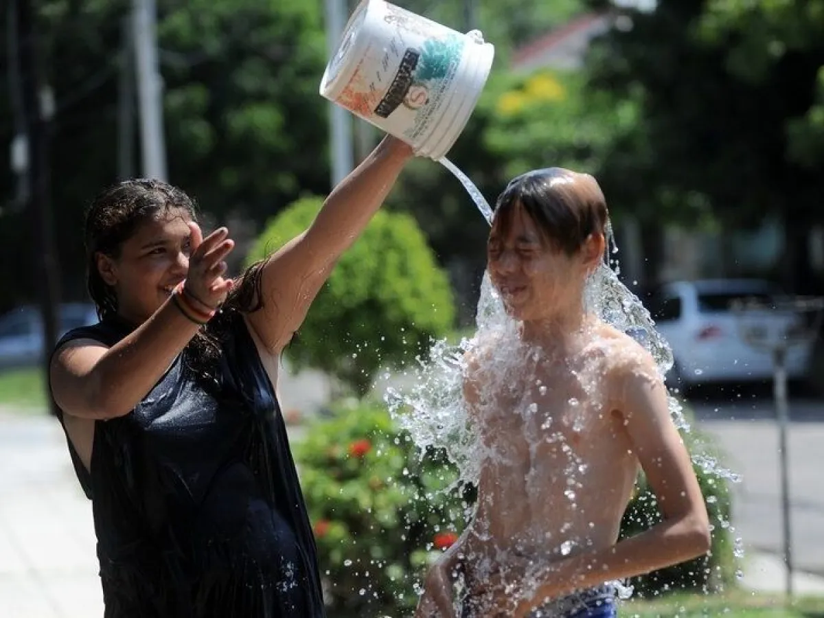 Sigue la alerta roja por calor para Buenos Aires y otras 13 provincias