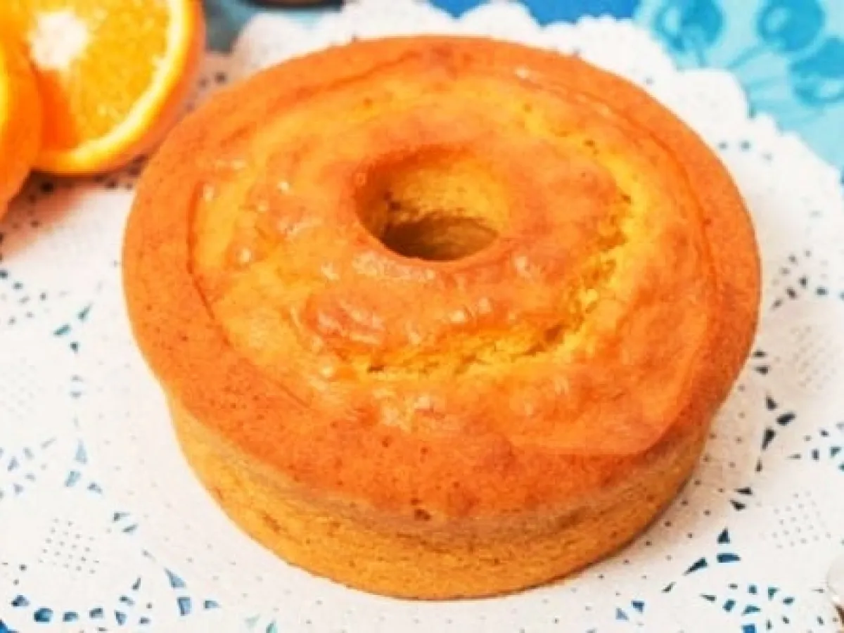 Torta de naranja con 7 cucharadas: esponjosa y muy económica para hacer en el finde largo