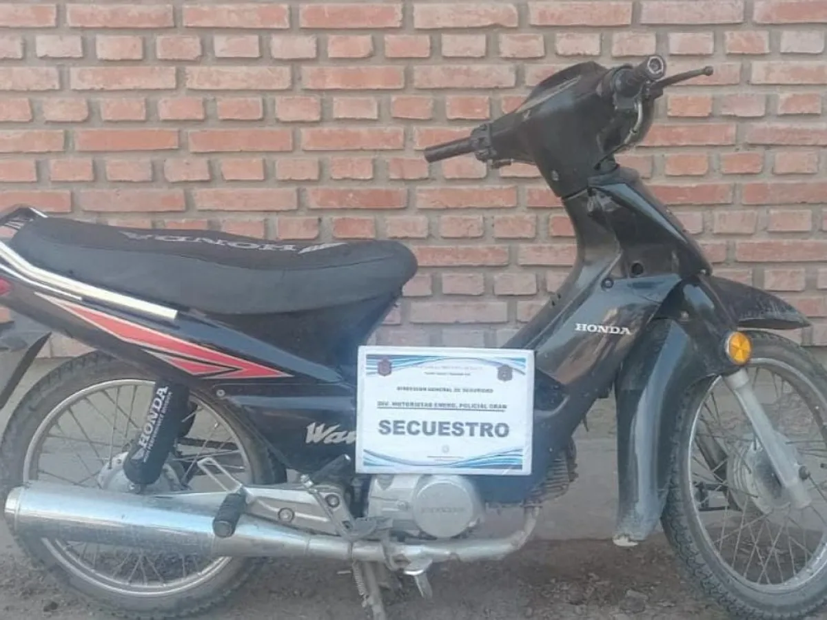La Policía de Orán recuperó una moto robada durante un patrullaje en barrio Patrón Costas