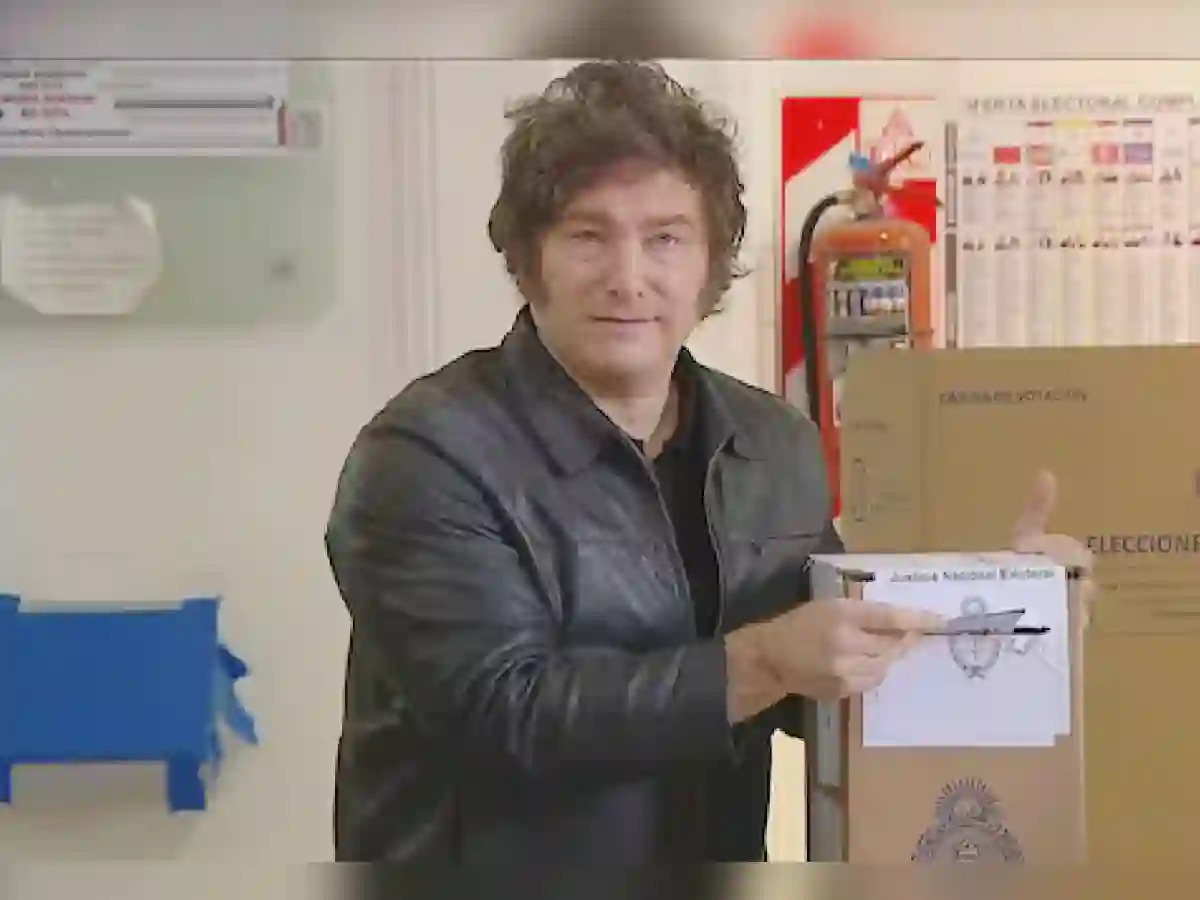 Votó el presidente Javier Milei: llegó a su mesa con un fuerte operativo de seguridad