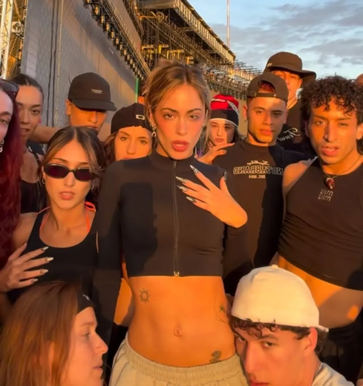 Se acabó el misterio: lo que realmente cobran los bailarines de Tini Stoessel, tras la polémica