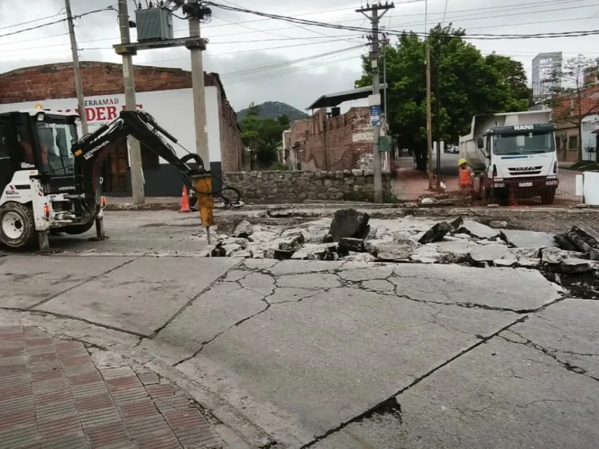 Ejecutan obras de hormigonado en San Juan al 1100