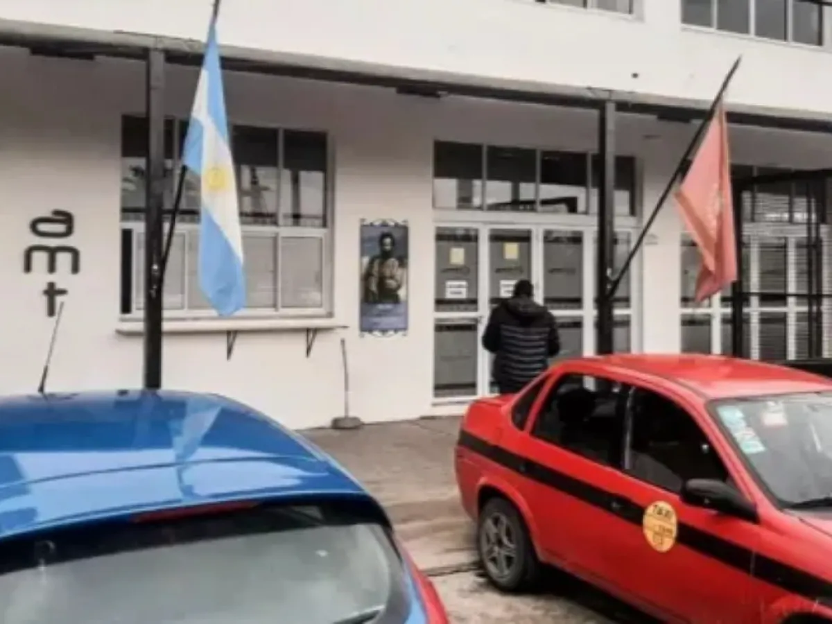 La AMT se adhiere a la ordenanza que equipara la antigüedad de los vehículos de taxis, remises y plataformas digitales