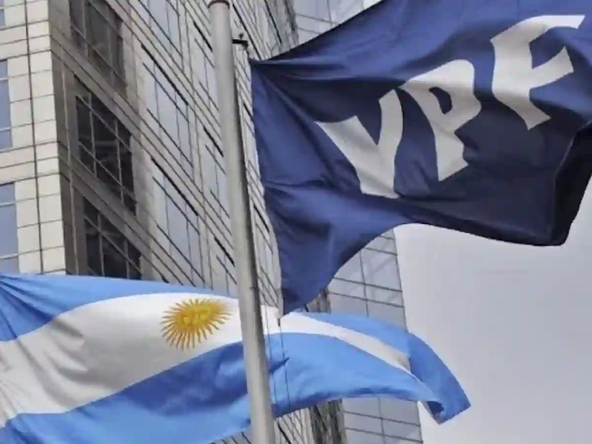 Argentina acusa al fondo Burford de querer bloquear su regreso a los mercados