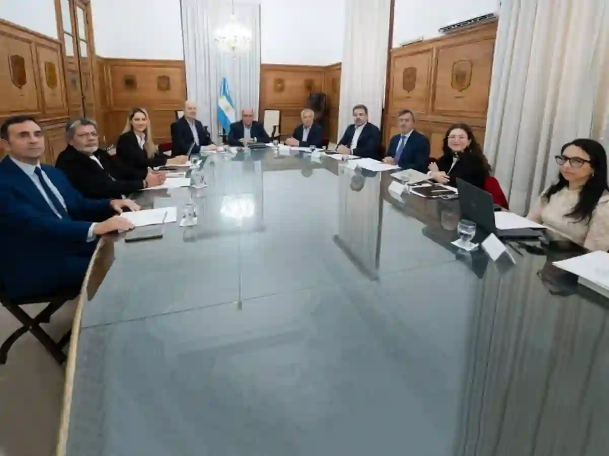 El Gobierno mantendrá reuniones con el Consejo de Mayo para avanzar con la reforma laboral