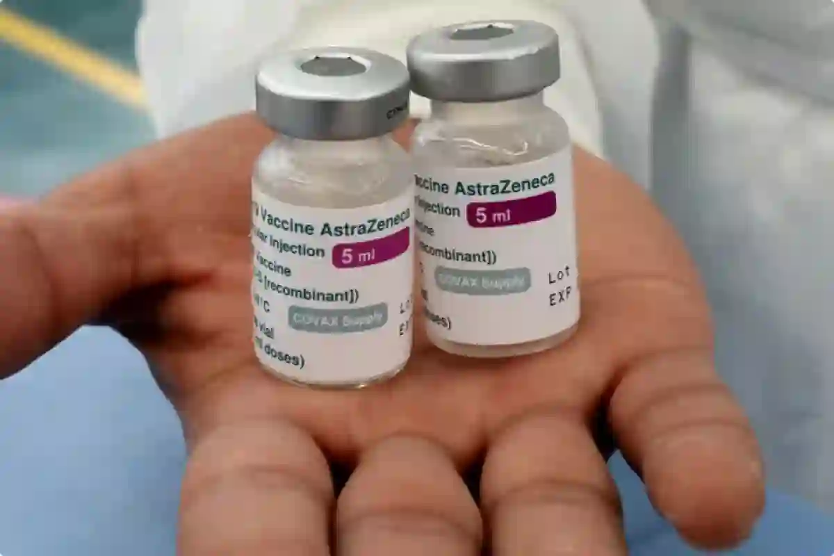 Vista de unas vacunas de AstraZeneca contra la covid-19 en una fotografía de archivo