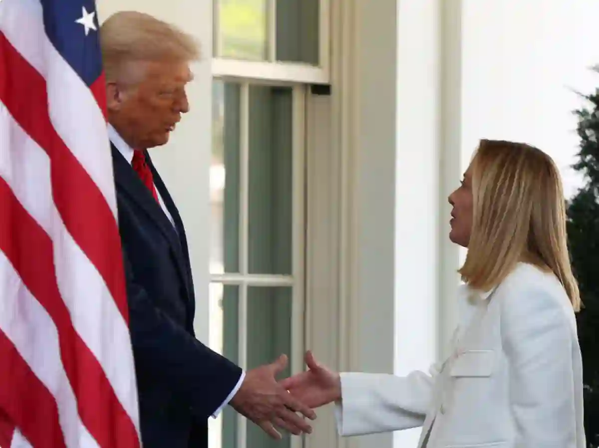 Donald Trump y Georgia Meloni en la puerta de la Casa Blanca, (Washington, Estados Unidos)