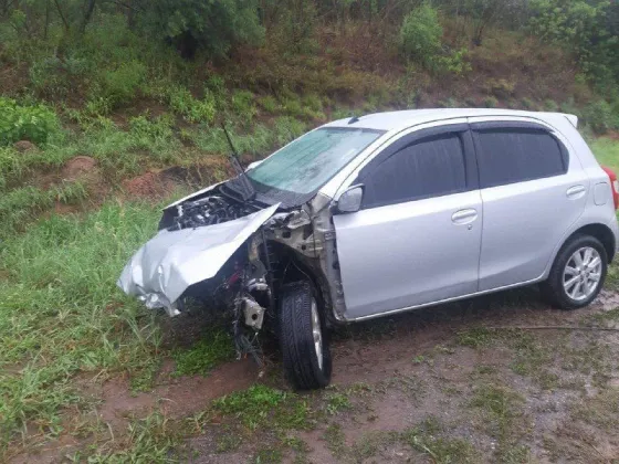 Tremendo Choque: Hay varios heridos al impactar dos automóviles