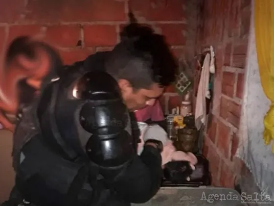 Policías salteños le salvaron la vida a una bebé en San Lorenzo