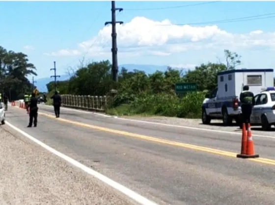 Salteño murió tras chocar y caer al río