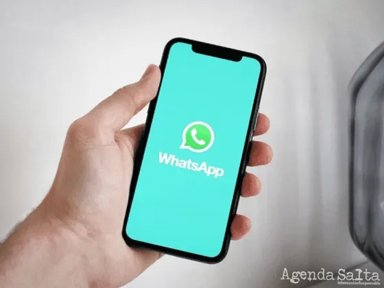 Truco para activar la cámara oculta de WhatsApp