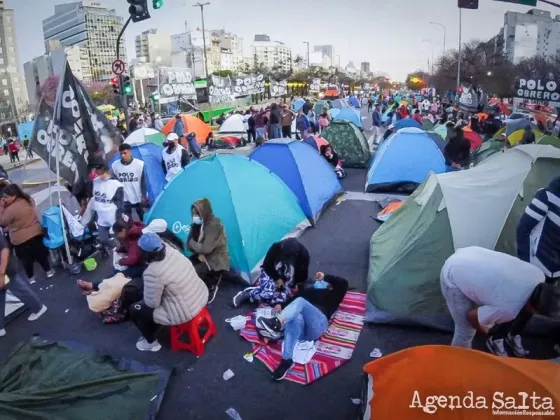 "La discusión se da en las urnas y no usando a los pobres"