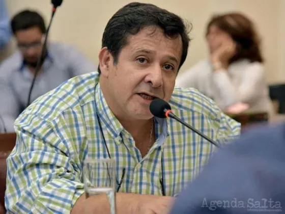 Ernesto Alvarado presentó al Partido Elige y anunció el apoyo a Sáenz