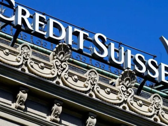 Credit Suisse se desploma hasta 30%, paralizan operaciones y hunde a bancos europeos