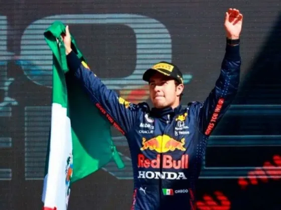 El mexicano "Checo" Pérez arrasó en el Gran Premio de Arabia Saudita y ganó con Red Bull