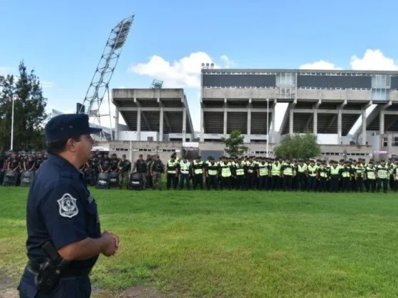 Más de 1000 policías participarán en el estadio Martearena por la visita de River Plate
