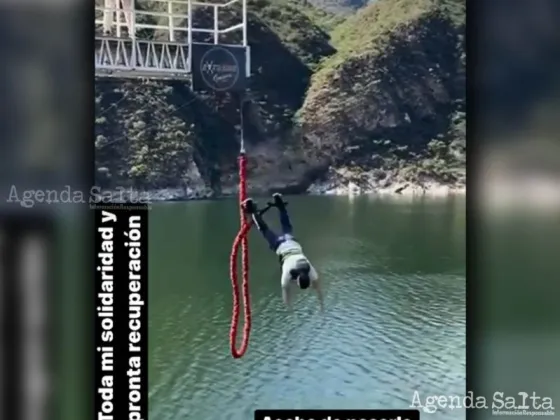 El dispositivo falló y el turista cayó sobre el espejo de agua, desde una gran altura.