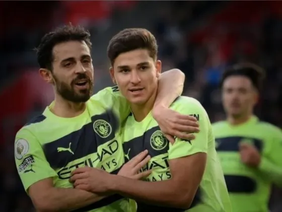 Con un gol de Julián Álvarez, Manchester City goleó a Southampton