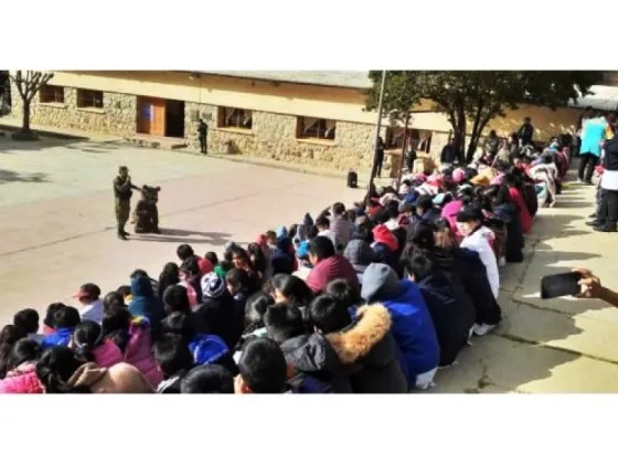 Más de 300 estudiantes participaron de una jornada de sensibilización de la Policía Comunitaria