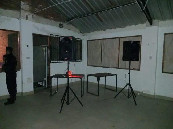 General Mosconi: Clausuraron una fiesta clandestina con más de 80 personas