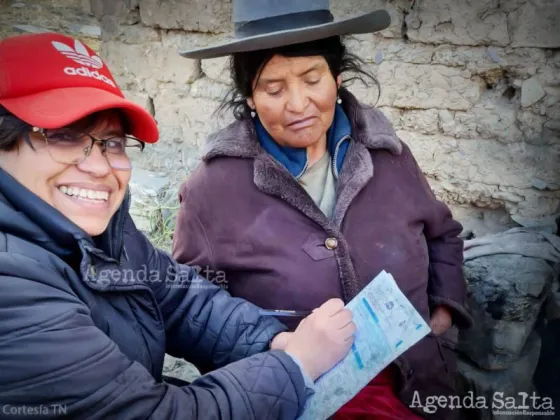 Censo en las nubes: la maestra que encuesta en un paraje a 2900 mts entre cerros y precipicios