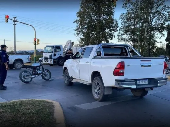 RUTA 51: Camioneta 4x4 chocó con una moto