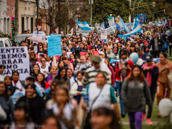 Continúa el paro docente y el Gobierno descontará los días no trabajados