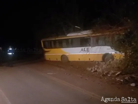 Brutal choque de un colectivo sobre ruta 68 deja una víctima fatal y 20 heridos