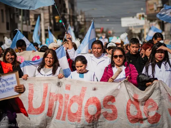 Continúa el paro docente: Hoy nueva marcha que cuenta con el apoyo de otras provincias