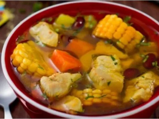 Para enfrentar el invierno: la receta simple para preparar una sopa irresistible