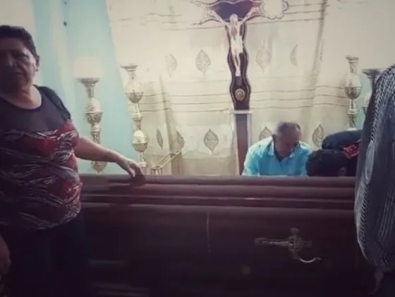 Increíble: Mujer revivió durante su sepelio, en Quito