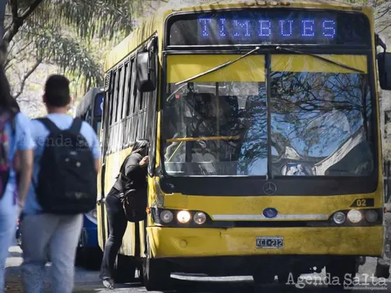 Córdoba, Santa Fe y Rosario suben 17% la tarifa de colectivos