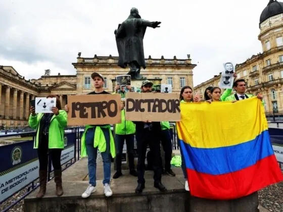 Crece el escándalo por una supuesta trama de corrupción en Colombia y Gustavo Petro sale a defenderse