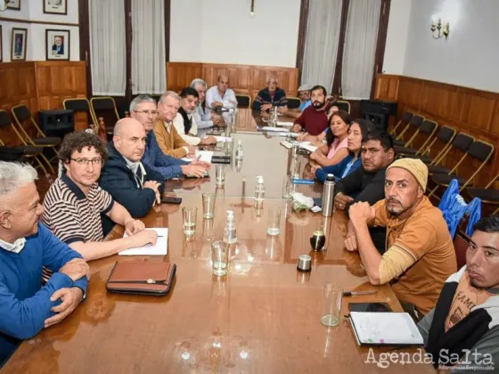 Docentes autoconvocados se reúnen hoy con el gobierno en una mesa de trabajo