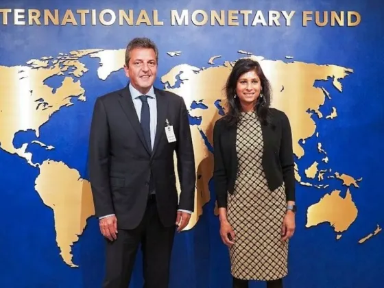 El FMI confirmó el pago y dijo que siguen las negociaciones en una “situación desafiante”