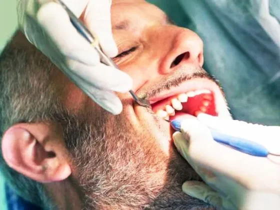 La infusión que ayuda a eliminar el sarro sin dañar el esmalte de los dientes