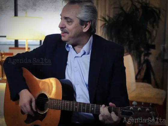 Video: Alberto Fernández subió al escenario y cantó “Sólo se trata de vivir” de Litto Nebbia