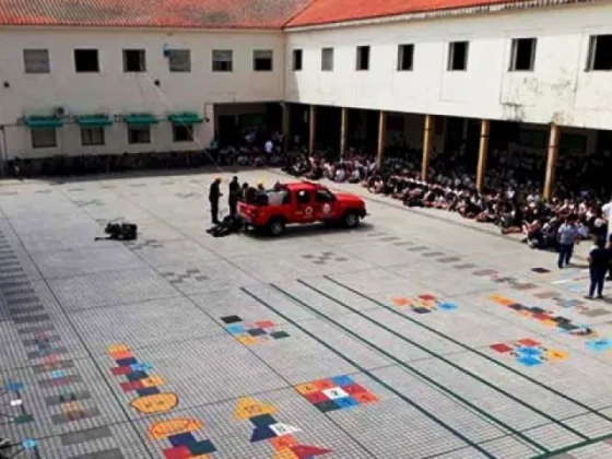 TERRIBLE: alumnita cayó al vacío en el colegio Santa Rosa