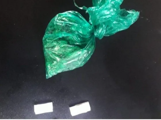 Demoraron a un hombre que transportaba envoltorios con droga