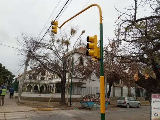 La Municipalidad continúa con trabajos integrales del plan de semaforización en la ciudad