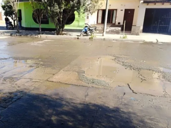 Vecinos de Rosario de la Frontera reclaman por cañerías obstruidas y cloacas desbordadas