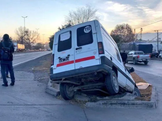 Conductor ebrio perdió el control y casi desata una tragedia en Av. Tavella