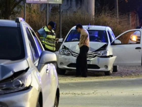 Insólito accidente en Av. Banchik: por culpa de un irresponsable, terminó habiendo un choque en cadena
