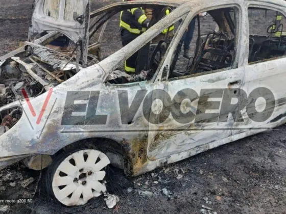 Dos personas resultaron con heridas tras incendiarse un automóvil