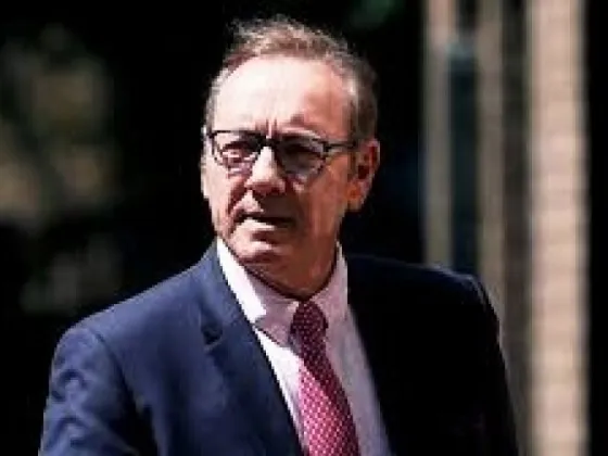 Kevin Spacey, absuelto de nueve cargos de delitos sexuales en el juicio celebrado en Londres