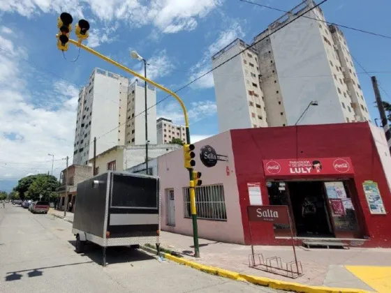 Alerta conductores: cruces semaforizados apagados por cortes de energía eléctrica