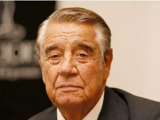 Murió el empresario Constancio Vigil a los 86 años en pleno vuelo a Miami
