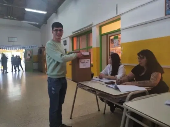 Luka Jones se convirtió en el intendente más joven de una localidad de Chubut